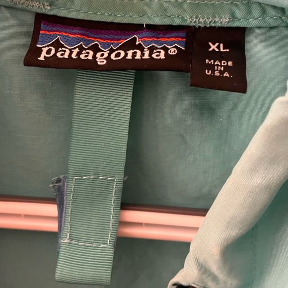 Patagonia Men's Light Blue Hooded Raincoat - Picture 3 of 7